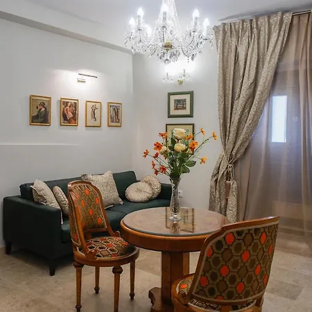 Devecchi Oda ve Kahvaltı Hvar Town