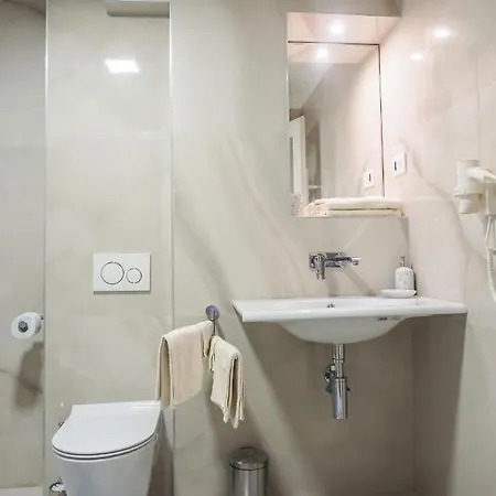 Oda ve Kahvaltı Devecchi 4*